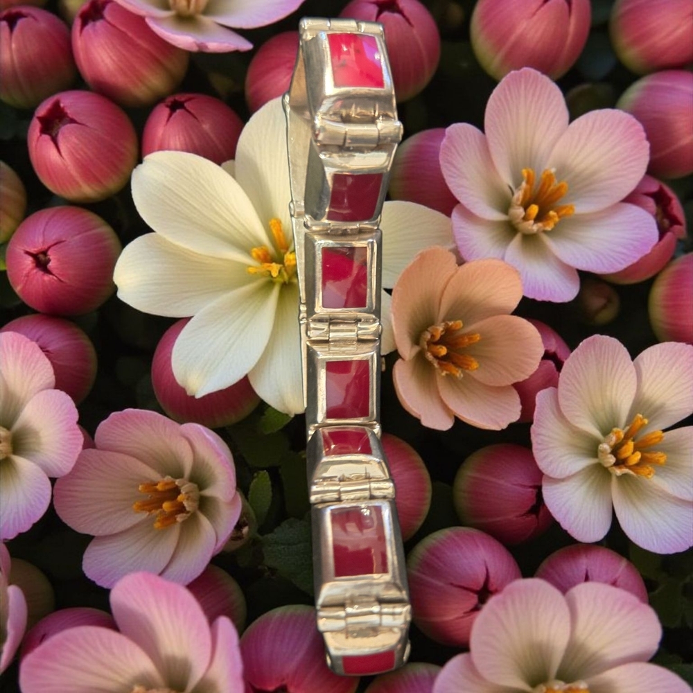 VINTAGE MEXICO STERLING 31.5 GRAMS CARNELIAN INLAY.  7.5"